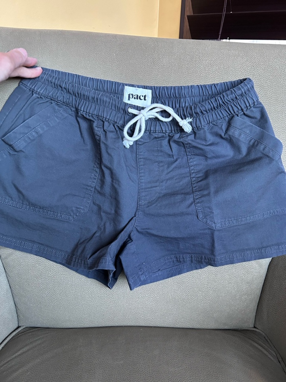 Pact stretch twill shorts, size M